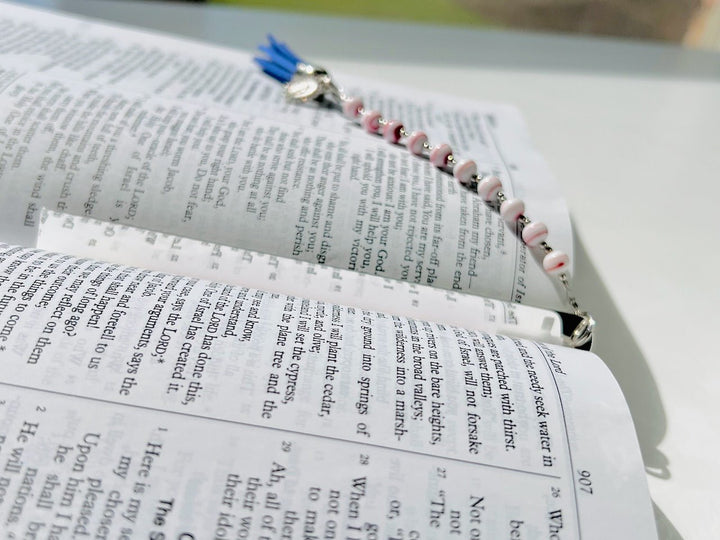Bookmark - BKR42-D-T - Knots of Grace