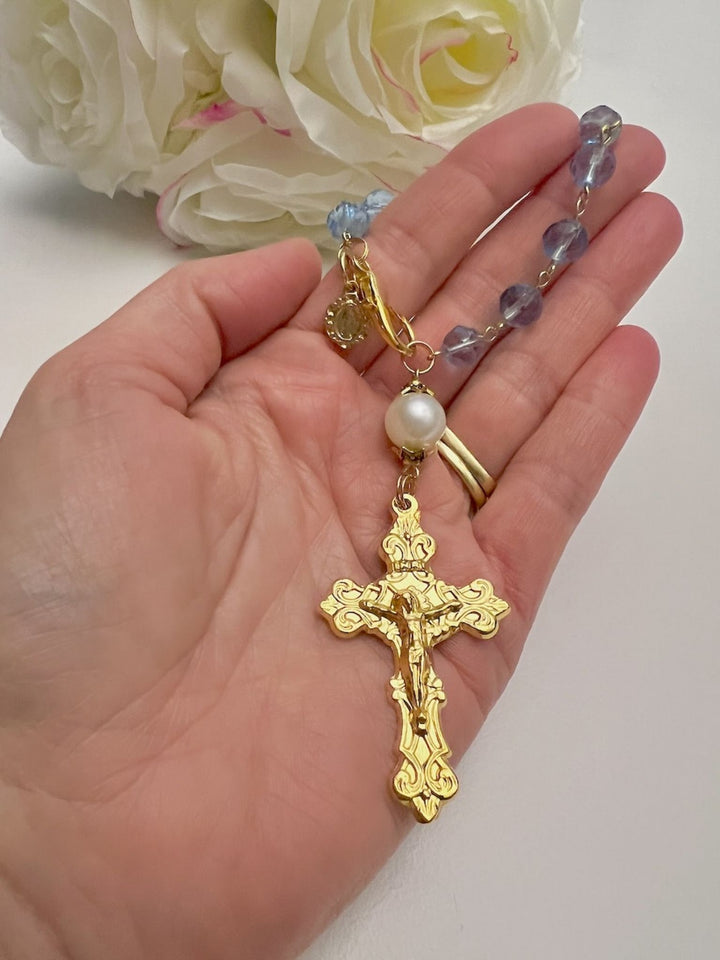 Mary&