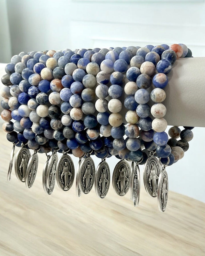 Bracelets - B40 - Knots of Grace